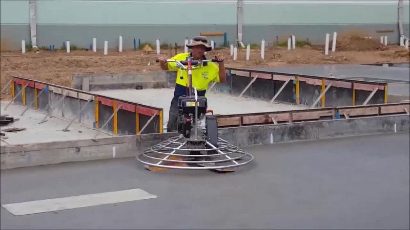 مراحل بتن ریزی کف با ماله پروانه ای