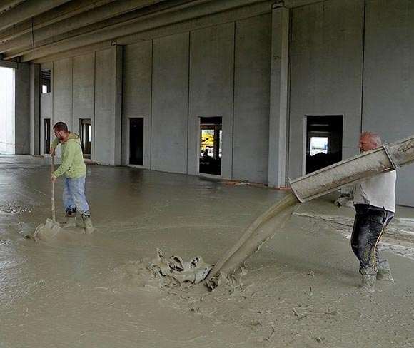 تاثیر انتخاب بتن مناسب در عمر کف‌سازی