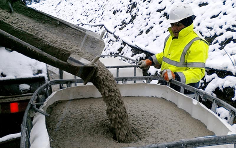 بتن‌ریزی در هوای سرد و گرم؛ نکات کلیدی برای افزایش دوام سازه